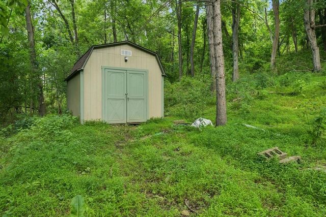 383 Lakeview DRIVE, South Strabane, PA 15301