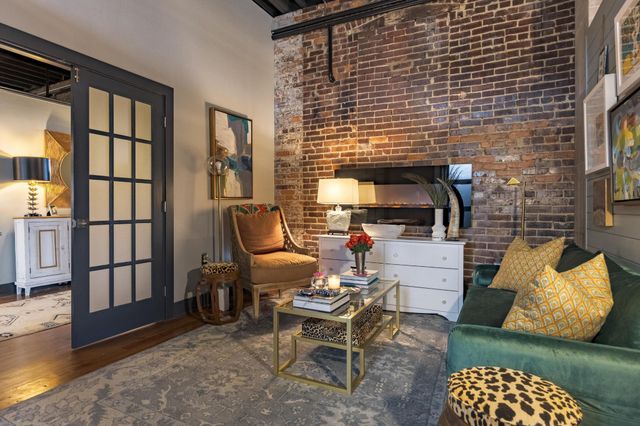 55 E Main St Apt 304, Chattanooga, TN 37408