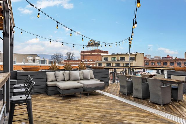 55 E Main St Apt 304, Chattanooga, TN 37408