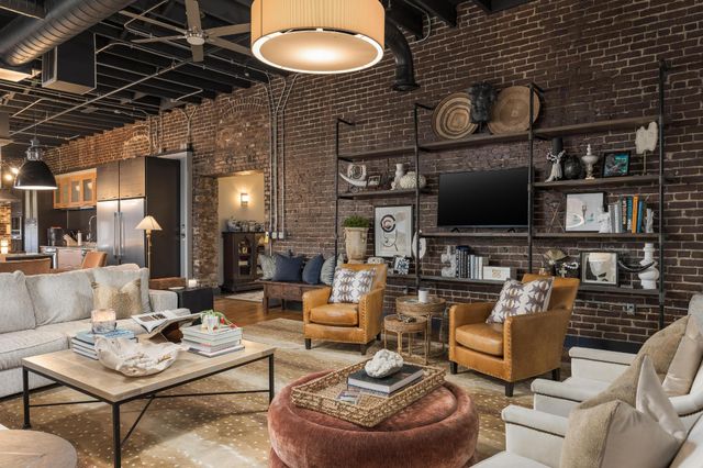 55 E Main St Apt 304, Chattanooga, TN 37408