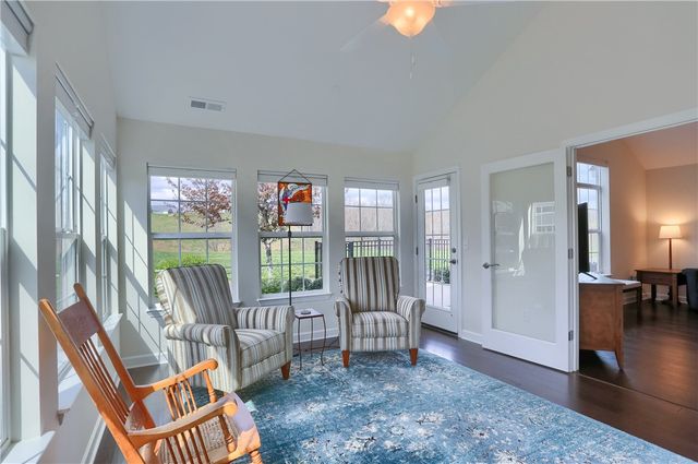 905 Spring Valley Dr, Jackson Twp, PA 16063