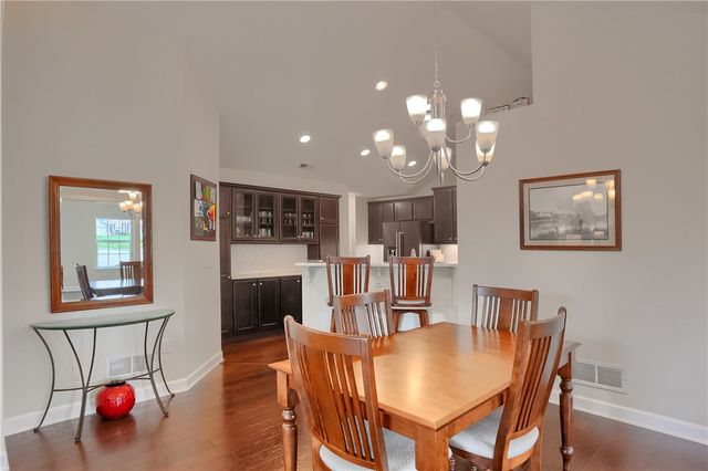 905 Spring Valley Dr, Jackson Twp, PA 16063