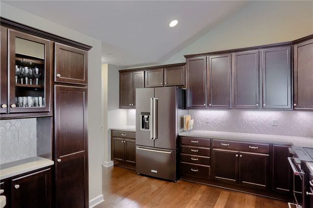 905 Spring Valley Dr, Jackson Twp, PA 16063