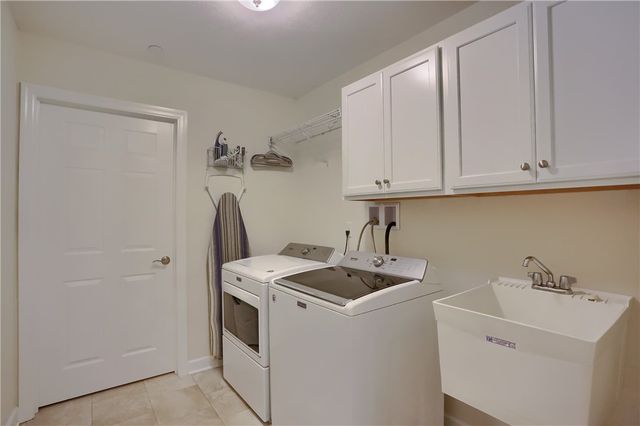 905 Spring Valley Dr, Jackson Twp, PA 16063