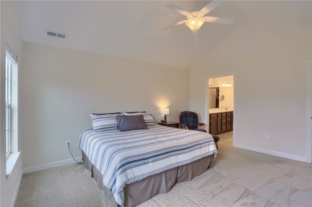905 Spring Valley Dr, Jackson Twp, PA 16063