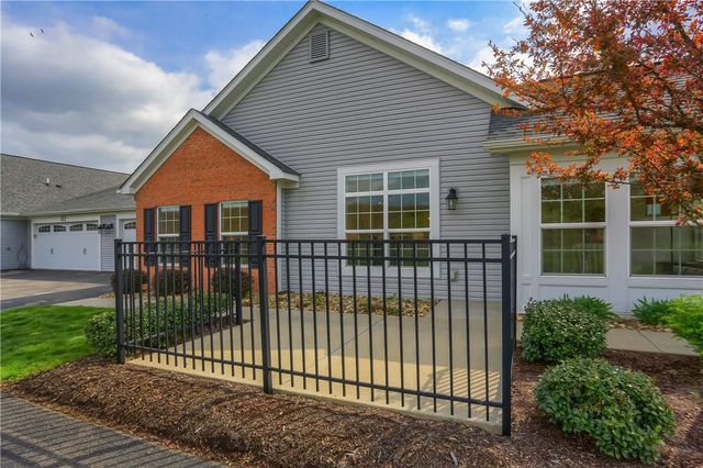 905 Spring Valley Dr, Jackson Twp, PA 16063