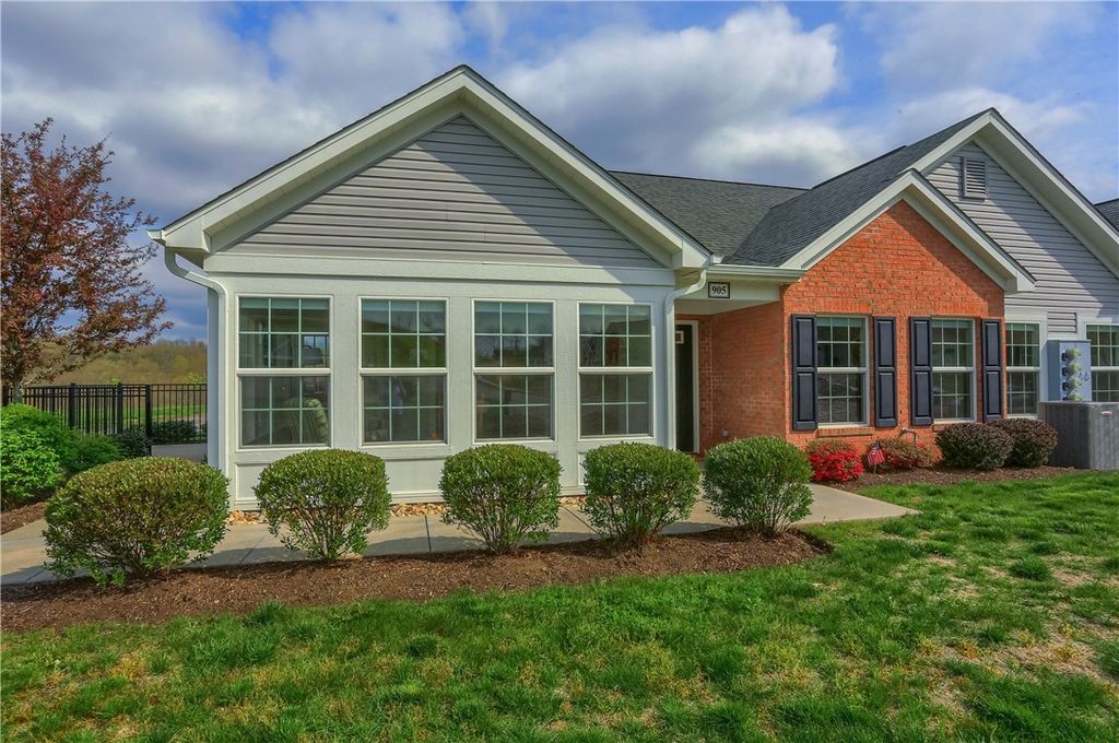 905 Spring Valley Dr, Jackson Twp, PA 16063