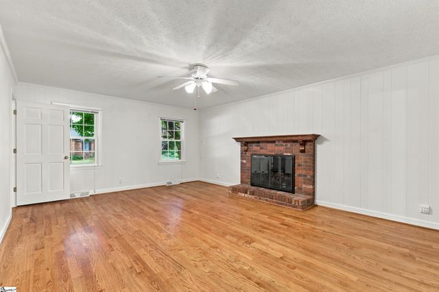 200 Connecticut Drive, Greenville, SC 29615