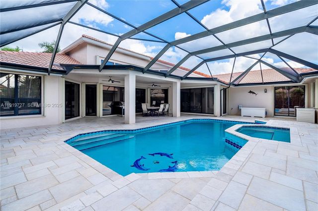 392 Coconut Cir, Weston, FL 33326