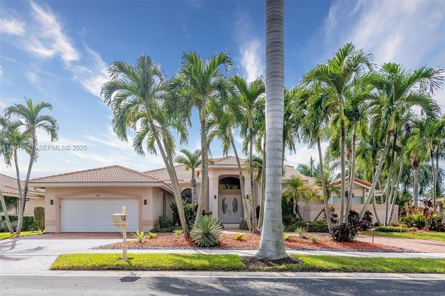 392 Coconut Cir, Weston, FL 33326