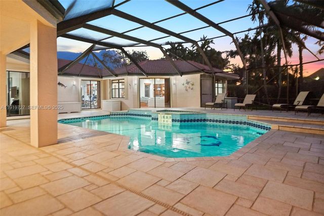 392 Coconut Cir, Weston, FL 33326