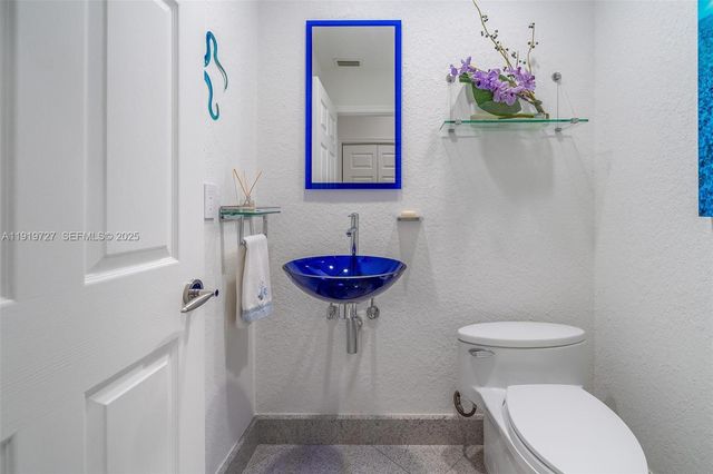 392 Coconut Cir, Weston, FL 33326