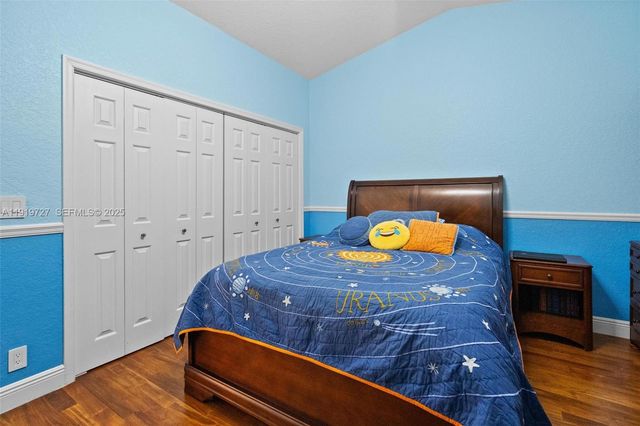 392 Coconut Cir, Weston, FL 33326