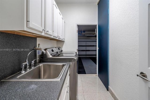 392 Coconut Cir, Weston, FL 33326