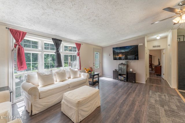 443 Mohawk Drive, Crossville, TN 38572