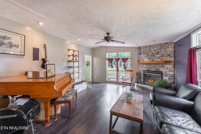 443 Mohawk Drive, Crossville, TN 38572