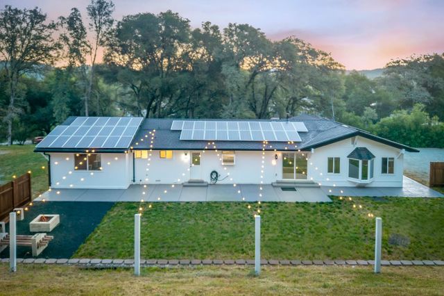 11196 Pleasant Valley Rd, Penn Valley, CA 95946