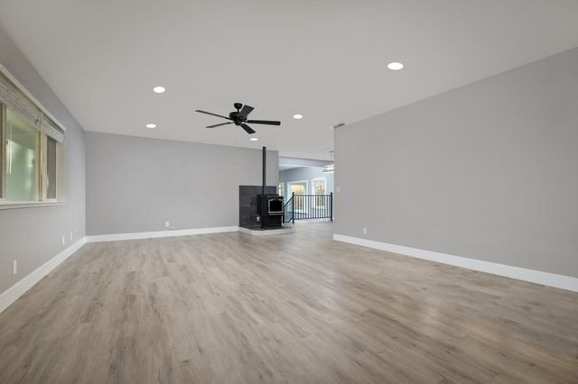 11196 Pleasant Valley Rd, Penn Valley, CA 95946