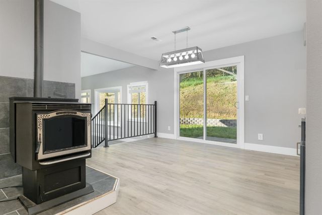 11196 Pleasant Valley Rd, Penn Valley, CA 95946