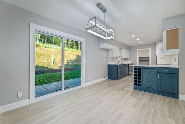 11196 Pleasant Valley Rd, Penn Valley, CA 95946