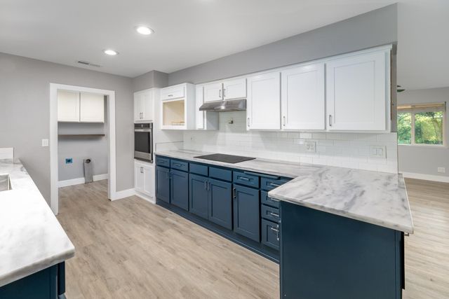 11196 Pleasant Valley Rd, Penn Valley, CA 95946