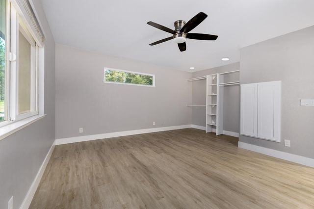 11196 Pleasant Valley Rd, Penn Valley, CA 95946