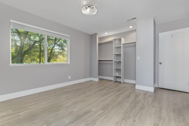 11196 Pleasant Valley Rd, Penn Valley, CA 95946