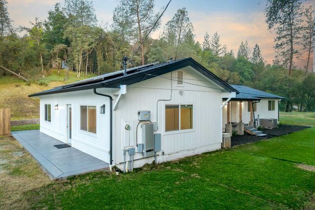11196 Pleasant Valley Rd, Penn Valley, CA 95946