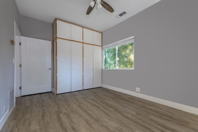 11196 Pleasant Valley Rd, Penn Valley, CA 95946