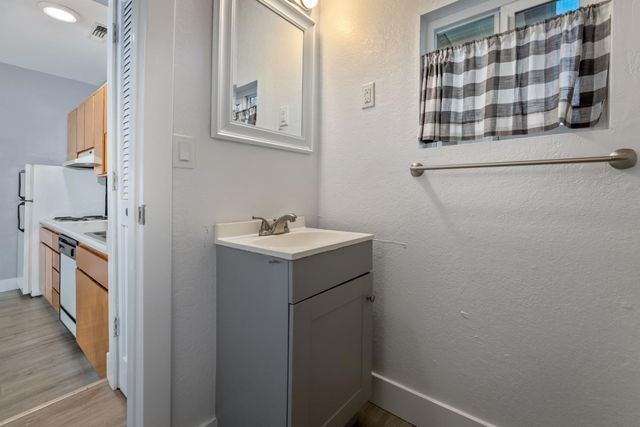 11196 Pleasant Valley Rd, Penn Valley, CA 95946