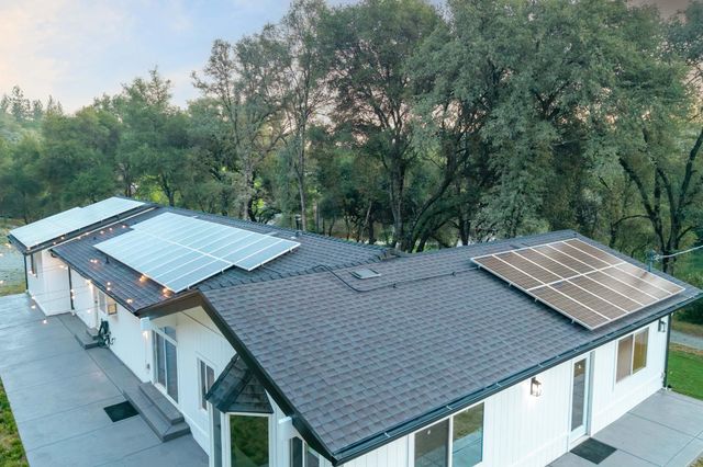 11196 Pleasant Valley Rd, Penn Valley, CA 95946
