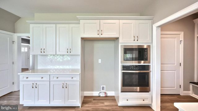 2236 S AUTUMN CHASE DR, Mechanicsburg, PA 17055