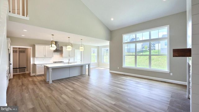 2236 S AUTUMN CHASE DR, Mechanicsburg, PA 17055