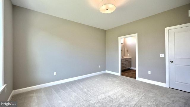 2236 S AUTUMN CHASE DR, Mechanicsburg, PA 17055