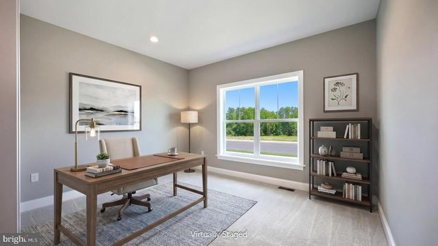 2236 S AUTUMN CHASE DR, Mechanicsburg, PA 17055