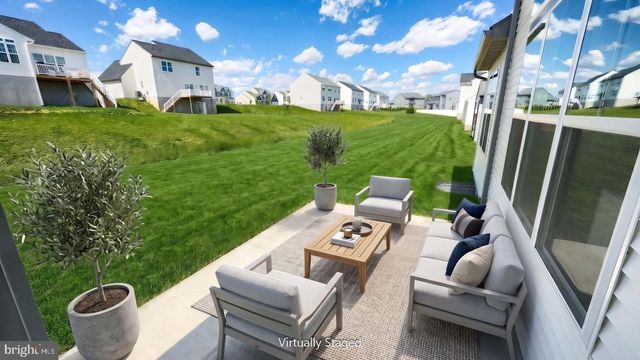2236 S AUTUMN CHASE DR, Mechanicsburg, PA 17055