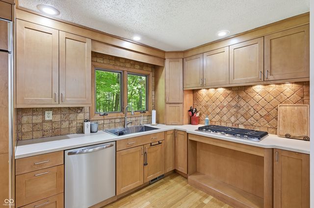 3898 N Foxcliff Drive W, Martinsville, IN 46151