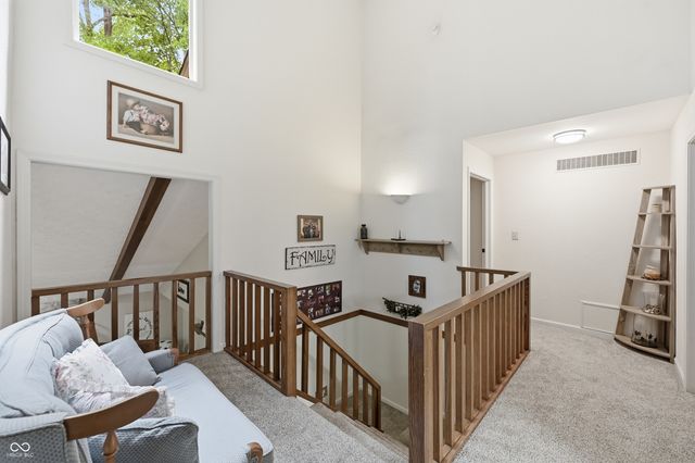 3898 N Foxcliff Drive W, Martinsville, IN 46151