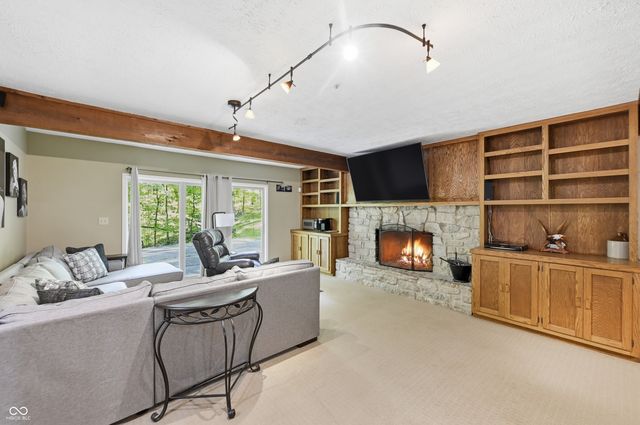 3898 N Foxcliff Drive W, Martinsville, IN 46151