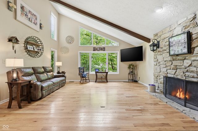 3898 N Foxcliff Drive W, Martinsville, IN 46151
