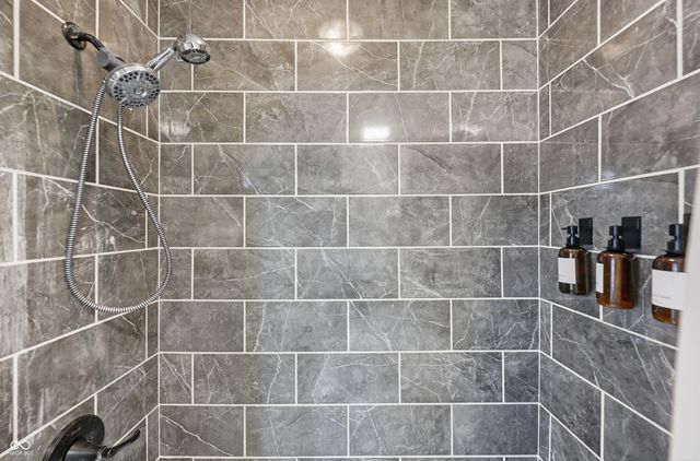 3898 N Foxcliff Drive W, Martinsville, IN 46151