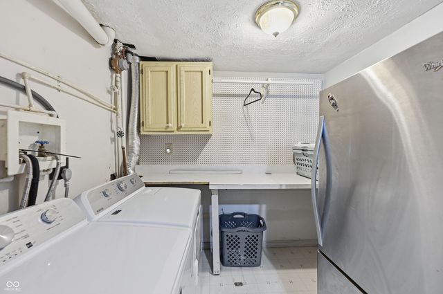 3898 N Foxcliff Drive W, Martinsville, IN 46151