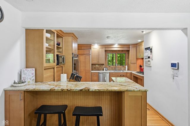 3898 N Foxcliff Drive W, Martinsville, IN 46151