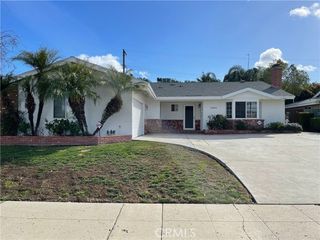 23832 Calvert Street, Woodland Hills (los Angeles), CA 91367