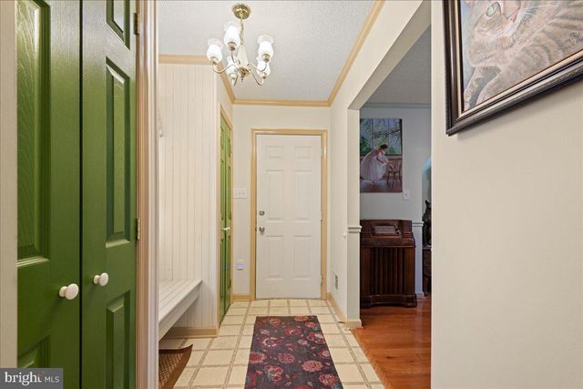 462 CAMELOT BLVD, Falling Waters, WV 25419