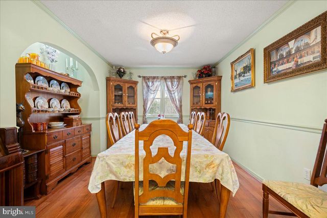 462 CAMELOT BLVD, Falling Waters, WV 25419