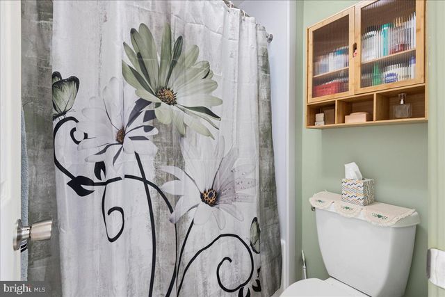 462 CAMELOT BLVD, Falling Waters, WV 25419