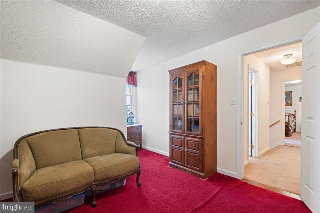 462 CAMELOT BLVD, Falling Waters, WV 25419