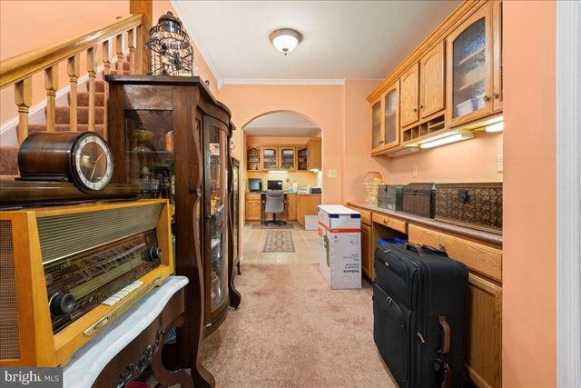 462 CAMELOT BLVD, Falling Waters, WV 25419