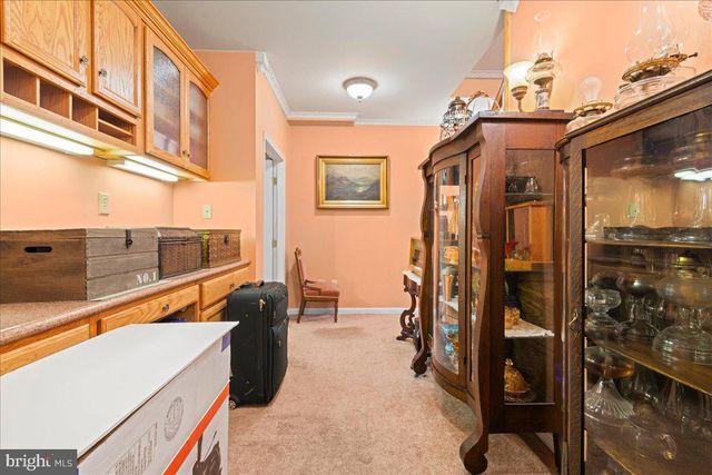 462 CAMELOT BLVD, Falling Waters, WV 25419